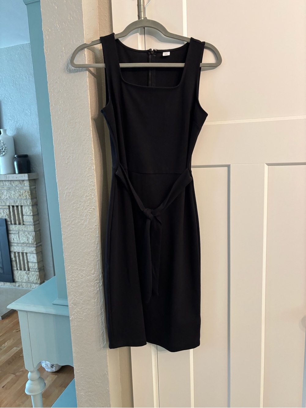 Old Navy Black Sleeveless Sheath Dress with Waist Tie